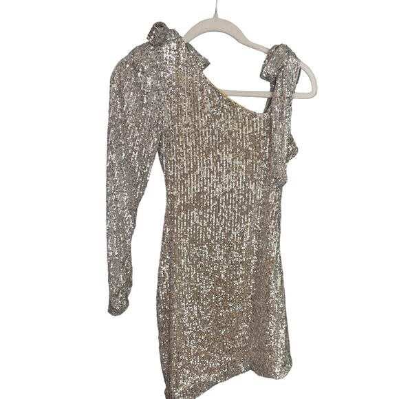 NWT NBD Silver Sparkle One Shoulder Mini Dress Sz S - Picture 1 of 4